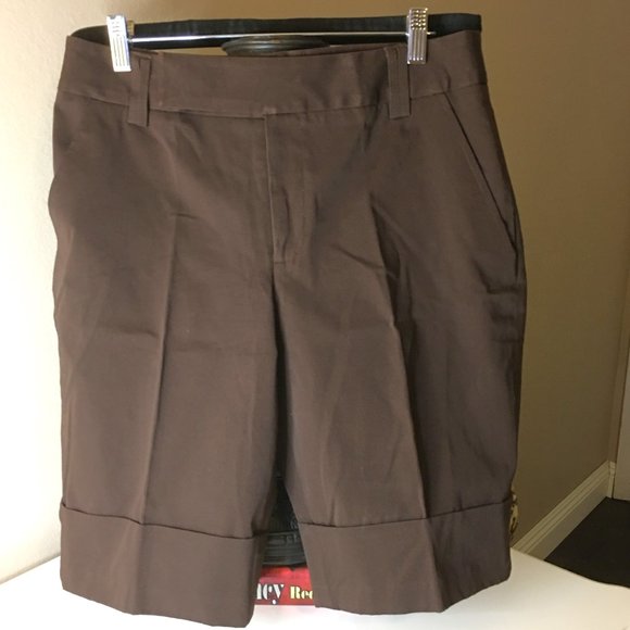 JOSEPHINE CHAUS Brown Cuffed Dress Shorts - Picture 2 of 7